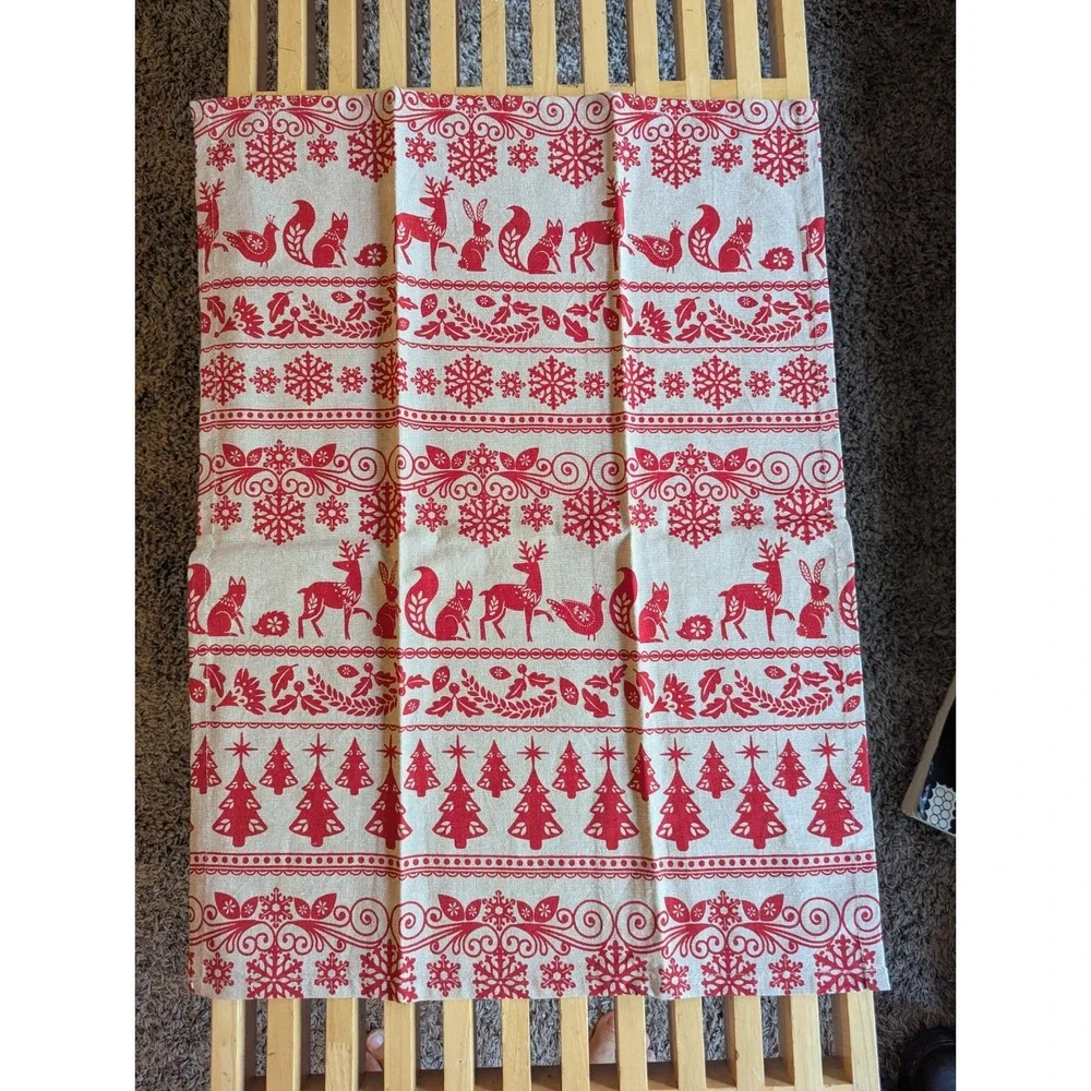 NWOT Luxe Habitat Cotton NORDIC 2 Hand Towel Set Christmas Holidays Tree, Animal